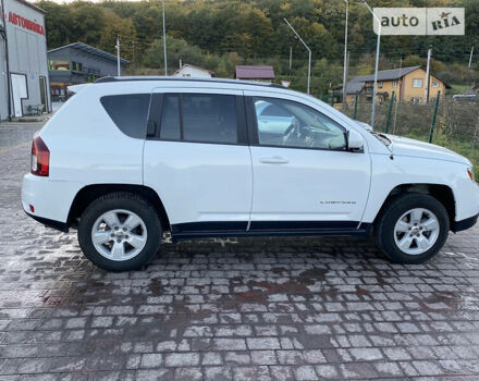 Белый Джип Компас, объемом двигателя 2.4 л и пробегом 165 тыс. км за 10900 $, фото 2 на Automoto.ua
