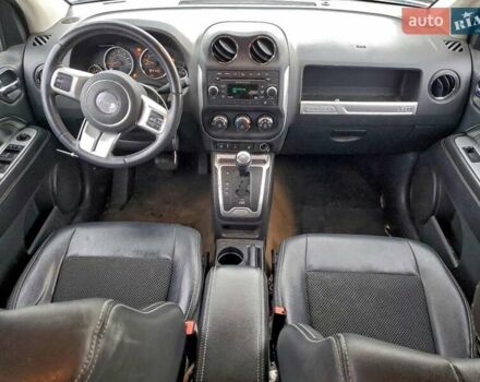 Белый Джип Компас, объемом двигателя 2.36 л и пробегом 155 тыс. км за 650 $, фото 6 на Automoto.ua