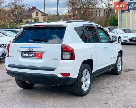 Джип Compass 2016 у Вінниці на Automoto.ua Білий Джип Compass, об'ємом двигуна 2.4 л та пробігом 133 тис. км за 11890 $, фото 4 на Automoto.ua