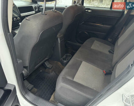 Белый Джип Компас, объемом двигателя 2 л и пробегом 201 тыс. км за 10400 $, фото 13 на Automoto.ua