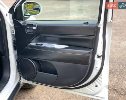 Джип Compass 2016 у Вінниці на Automoto.ua Білий Джип Compass, об'ємом двигуна 2.4 л та пробігом 133 тис. км за 11890 $, фото 19 на Automoto.ua