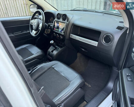 Білий Джип Compass, об'ємом двигуна 2 л та пробігом 157 тис. км за 10700 $, фото 12 на Automoto.ua