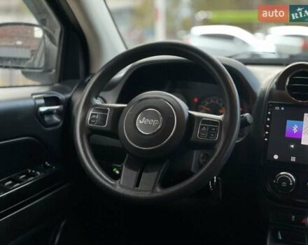 Джип Compass 2016 у Дніпро (Дніпропетровську) на Automoto.ua Білий Джип Compass, об'ємом двигуна 2.36 л та пробігом 246 тис. км за 9900 $, фото 12 на Automoto.ua