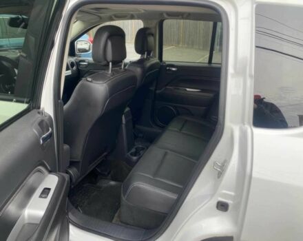 Білий Джип Compass, об'ємом двигуна 2.4 л та пробігом 74 тис. км за 11200 $, фото 10 на Automoto.ua