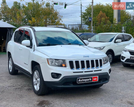 Джип Compass 2016 у Вінниці на Automoto.ua Білий Джип Compass, об'ємом двигуна 2.4 л та пробігом 133 тис. км за 11890 $, фото 3 на Automoto.ua