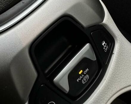 Белый Джип Компас, объемом двигателя 2.4 л и пробегом 120 тыс. км за 15800 $, фото 37 на Automoto.ua