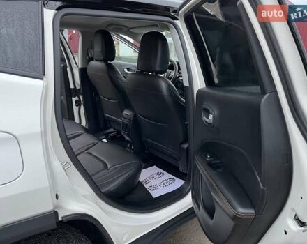 Белый Джип Компас, объемом двигателя 2.4 л и пробегом 155 тыс. км за 14600 $, фото 10 на Automoto.ua