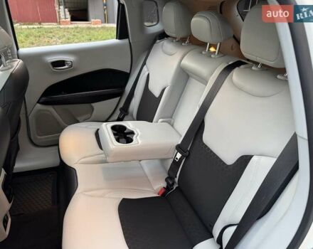 Белый Джип Компас, объемом двигателя 2.4 л и пробегом 120 тыс. км за 15900 $, фото 33 на Automoto.ua