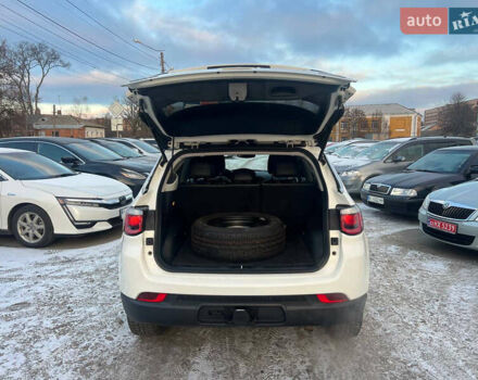 Білий Джип Compass, об'ємом двигуна 2.4 л та пробігом 63 тис. км за 15999 $, фото 22 на Automoto.ua