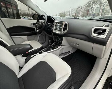 Белый Джип Компас, объемом двигателя 2.4 л и пробегом 120 тыс. км за 15800 $, фото 23 на Automoto.ua