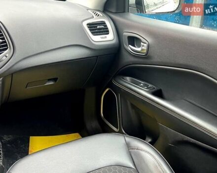 Белый Джип Компас, объемом двигателя 2.36 л и пробегом 199 тыс. км за 13999 $, фото 59 на Automoto.ua