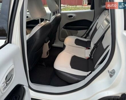 Белый Джип Компас, объемом двигателя 2.4 л и пробегом 120 тыс. км за 15900 $, фото 28 на Automoto.ua