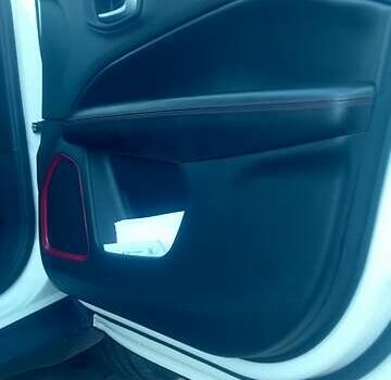 Білий Джип Compass, об'ємом двигуна 2.4 л та пробігом 204 тис. км за 11500 $, фото 9 на Automoto.ua