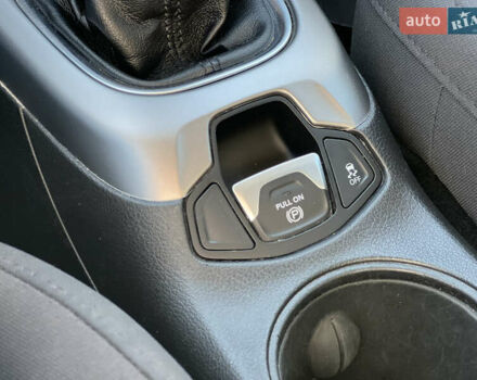 Білий Джип Compass, об'ємом двигуна 2.4 л та пробігом 72 тис. км за 11800 $, фото 51 на Automoto.ua