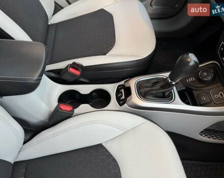 Белый Джип Компас, объемом двигателя 2.4 л и пробегом 120 тыс. км за 15900 $, фото 34 на Automoto.ua