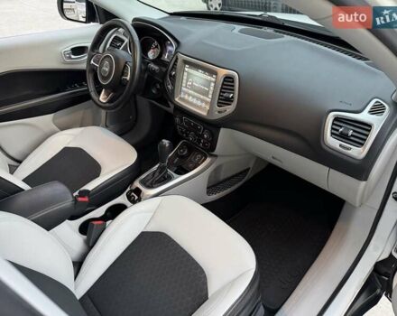 Белый Джип Компас, объемом двигателя 2.4 л и пробегом 120 тыс. км за 15900 $, фото 35 на Automoto.ua