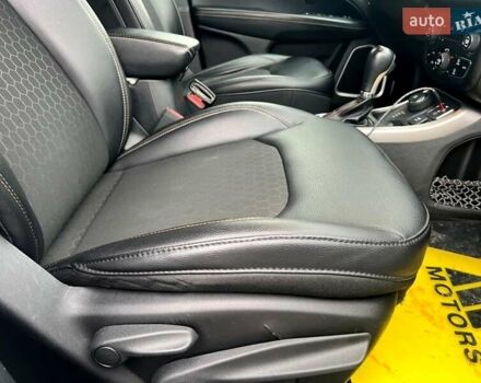 Белый Джип Компас, объемом двигателя 2.36 л и пробегом 199 тыс. км за 13999 $, фото 66 на Automoto.ua