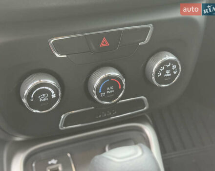 Белый Джип Компас, объемом двигателя 2.36 л и пробегом 203 тыс. км за 13999 $, фото 18 на Automoto.ua