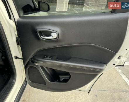 Белый Джип Компас, объемом двигателя 2.4 л и пробегом 162 тыс. км за 11800 $, фото 13 на Automoto.ua