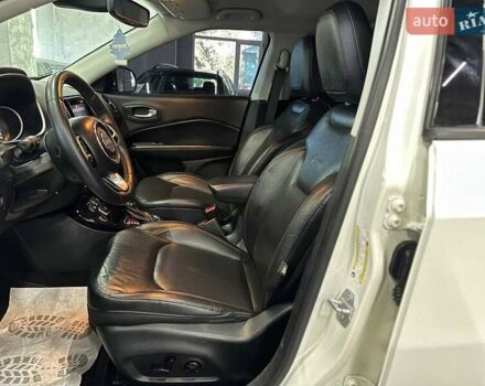 Джип Компас 2017 в Каменское - Днепродзержинск на Automoto.ua Белый Джип Компас, объемом двигателя 2.36 л и пробегом 102 тыс. км за 14799 $, фото 11 на Automoto.ua