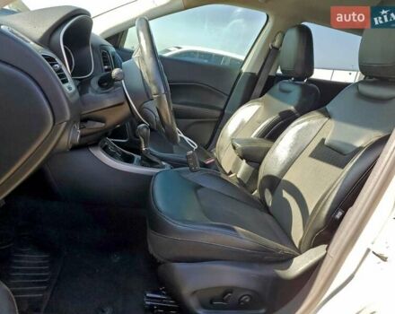 Белый Джип Компас, объемом двигателя 2.36 л и пробегом 124 тыс. км за 2000 $, фото 6 на Automoto.ua