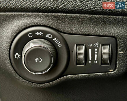 Белый Джип Компас, объемом двигателя 2.4 л и пробегом 71 тыс. км за 16900 $, фото 25 на Automoto.ua