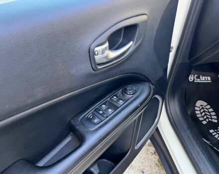 Джип Компас 2017 в Черновцах на Automoto.ua Белый Джип Компас, объемом двигателя 2.4 л и пробегом 221 тыс. км за 15300 $, фото 14 на Automoto.ua