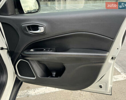 Белый Джип Компас, объемом двигателя 2.4 л и пробегом 162 тыс. км за 11800 $, фото 10 на Automoto.ua