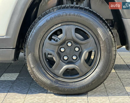 Білий Джип Compass, об'ємом двигуна 2.4 л та пробігом 72 тис. км за 11800 $, фото 7 на Automoto.ua