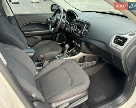 Белый Джип Компас, объемом двигателя 2.4 л и пробегом 162 тыс. км за 11800 $, фото 9 на Automoto.ua