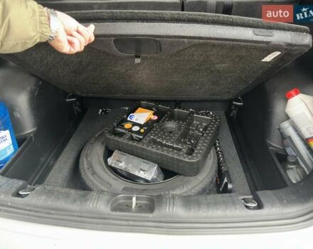 Джип Compass 2017 у Здолбунове на Automoto.ua Білий Джип Compass, об'ємом двигуна 2.36 л та пробігом 140 тис. км за 16200 $, фото 9 на Automoto.ua