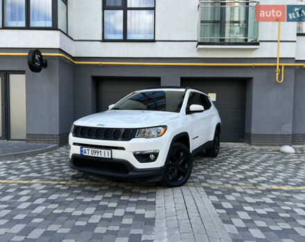 Белый Джип Компас, объемом двигателя 2.36 л и пробегом 85 тыс. км за 13990 $, фото 1 на Automoto.ua