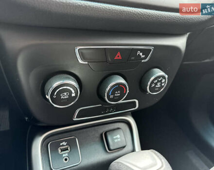 Белый Джип Компас, объемом двигателя 2.4 л и пробегом 162 тыс. км за 11800 $, фото 28 на Automoto.ua