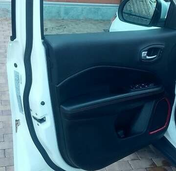 Білий Джип Compass, об'ємом двигуна 2.4 л та пробігом 204 тис. км за 11500 $, фото 21 на Automoto.ua