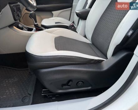 Белый Джип Компас, объемом двигателя 2.4 л и пробегом 120 тыс. км за 15900 $, фото 51 на Automoto.ua