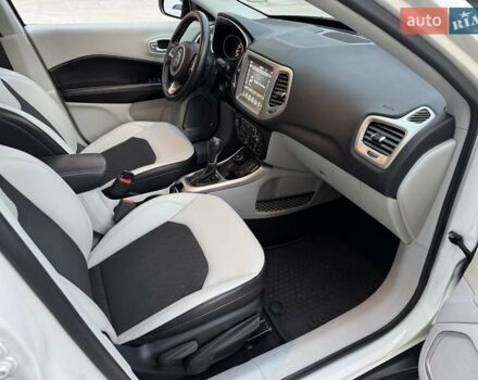 Белый Джип Компас, объемом двигателя 2.4 л и пробегом 120 тыс. км за 15900 $, фото 36 на Automoto.ua