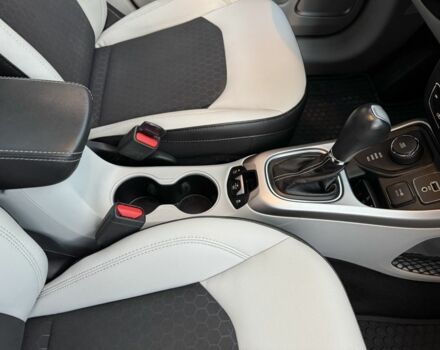 Белый Джип Компас, объемом двигателя 0 л и пробегом 120 тыс. км за 15900 $, фото 16 на Automoto.ua