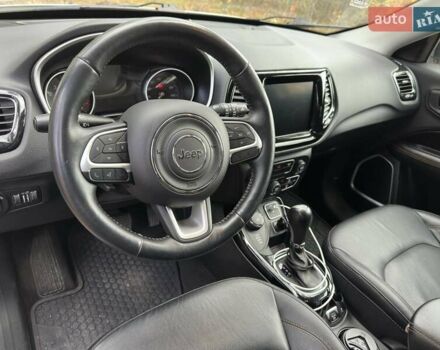 Джип Compass 2017 у Здолбунове на Automoto.ua Білий Джип Compass, об'ємом двигуна 2.36 л та пробігом 140 тис. км за 16200 $, фото 8 на Automoto.ua