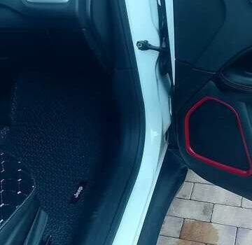 Білий Джип Compass, об'ємом двигуна 2.4 л та пробігом 204 тис. км за 11500 $, фото 11 на Automoto.ua