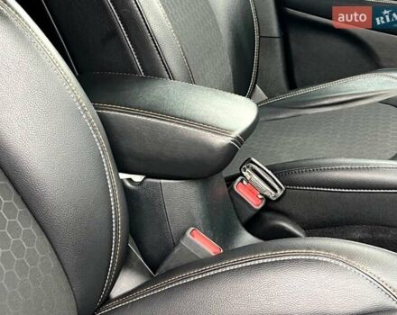 Белый Джип Компас, объемом двигателя 2.36 л и пробегом 199 тыс. км за 13999 $, фото 67 на Automoto.ua