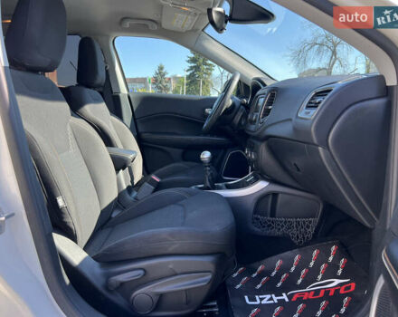 Білий Джип Compass, об'ємом двигуна 2.4 л та пробігом 72 тис. км за 11800 $, фото 41 на Automoto.ua