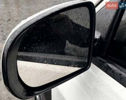 Белый Джип Компас, объемом двигателя 2.4 л и пробегом 225 тыс. км за 10700 $, фото 30 на Automoto.ua