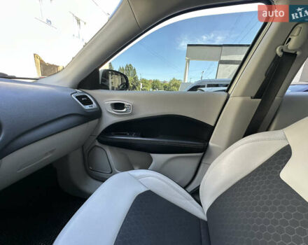 Белый Джип Компас, объемом двигателя 2.4 л и пробегом 137 тыс. км за 15500 $, фото 10 на Automoto.ua