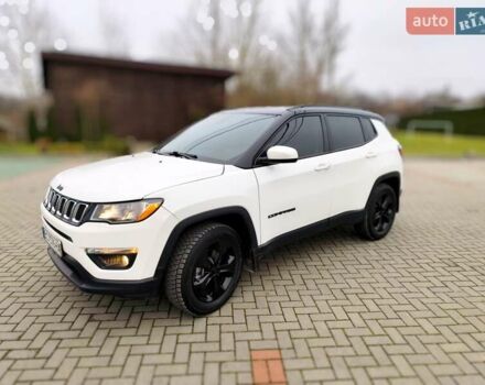 Белый Джип Компас, объемом двигателя 2.36 л и пробегом 74 тыс. км за 16250 $, фото 1 на Automoto.ua