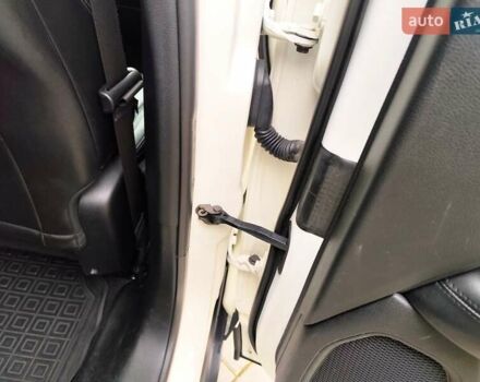 Белый Джип Компас, объемом двигателя 2.36 л и пробегом 74 тыс. км за 16250 $, фото 21 на Automoto.ua