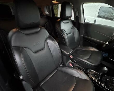 Джип Компас 2018 в Днепре (Днепропетровске) на Automoto.ua Белый Джип Компас, объемом двигателя 2.36 л и пробегом 112 тыс. км за 16300 $, фото 13 на Automoto.ua