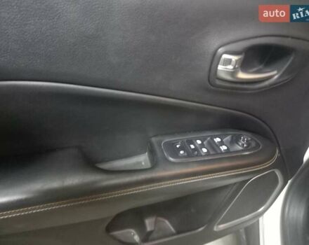 Белый Джип Компас, объемом двигателя 2.36 л и пробегом 111 тыс. км за 14900 $, фото 3 на Automoto.ua