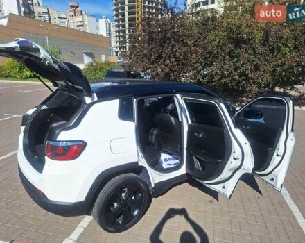 Білий Джип Compass, об'ємом двигуна 2.36 л та пробігом 180 тис. км за 13150 $, фото 10 на Automoto.ua