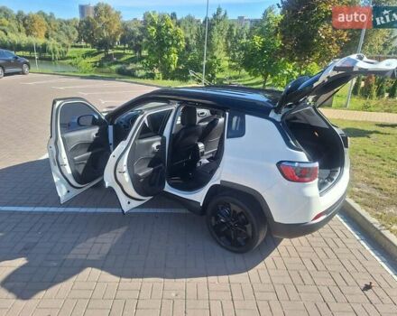 Білий Джип Compass, об'ємом двигуна 2.36 л та пробігом 180 тис. км за 13150 $, фото 16 на Automoto.ua