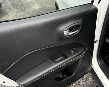 Білий Джип Compass, об'ємом двигуна 2.4 л та пробігом 172 тис. км за 14000 $, фото 15 на Automoto.ua